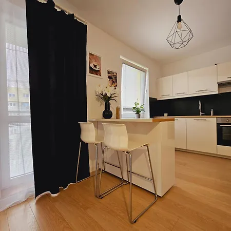 Malta & Basen ,kort Tenisowy W Cenie Apartment Posen