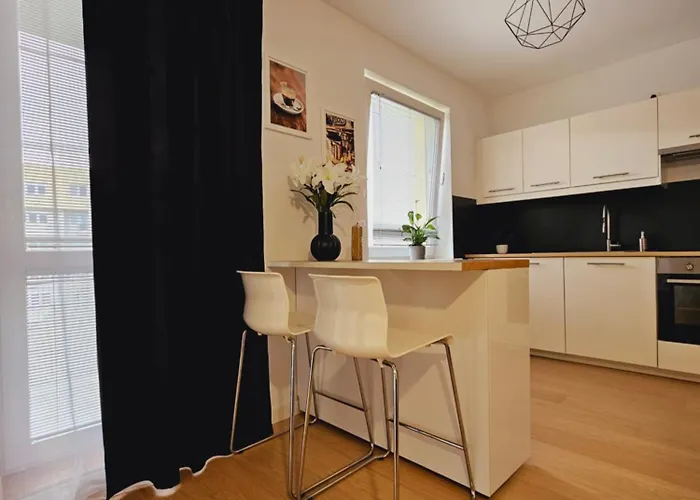 Malta & Basen ,kort Tenisowy W Cenie Apartmán Poznaň